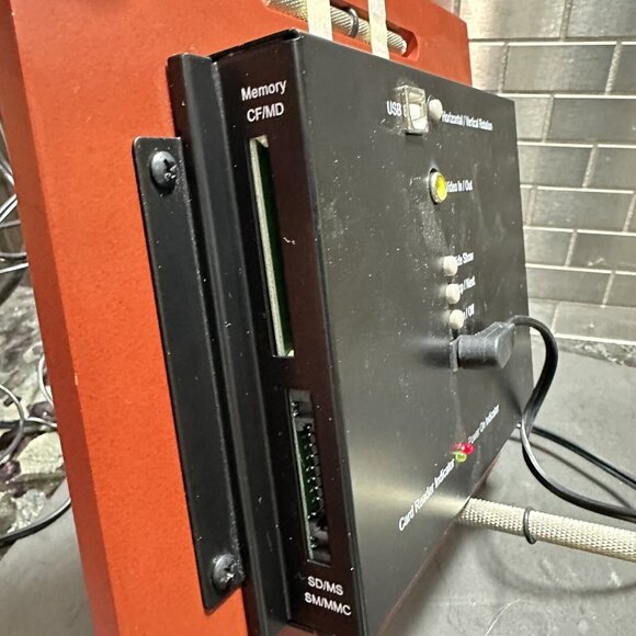 Brookstone Digital Photo Frame USB Video In/Out Memory Card Input 9.5 x 8.5 - Picture 8 of 13